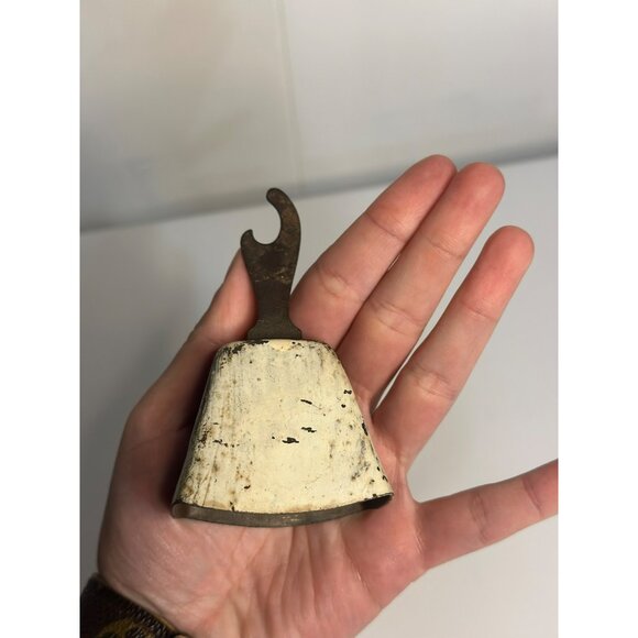 VTG Copper Cowbell with Can Opener Handle – Rustic Barware / Dinner Bell, 3.75" - Picture 4 of 5